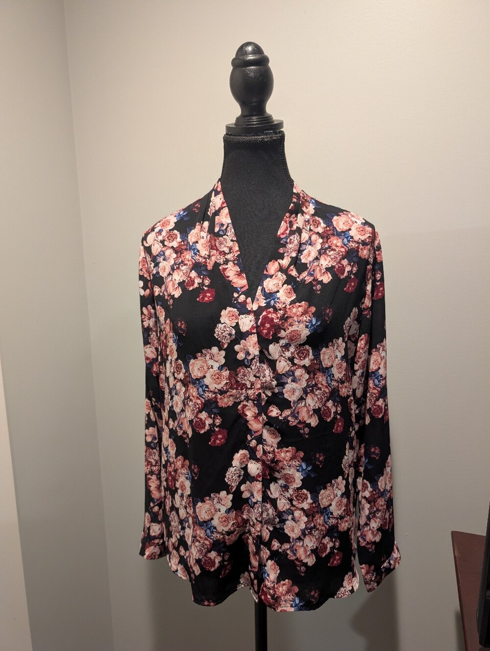 Haggar Clothing petite Floral Black Button-Front Blouse